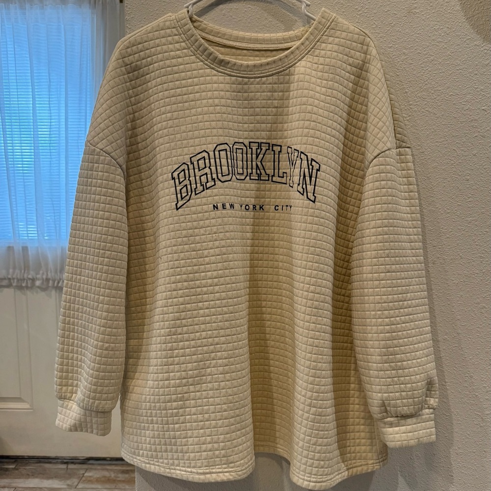 SHEIN Cream Quilted Sweatshirt
